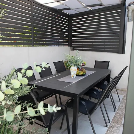 T-one Luxury Pool House Apartman *